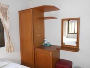Four Sons Inn Бангкок Екстер'єр фото