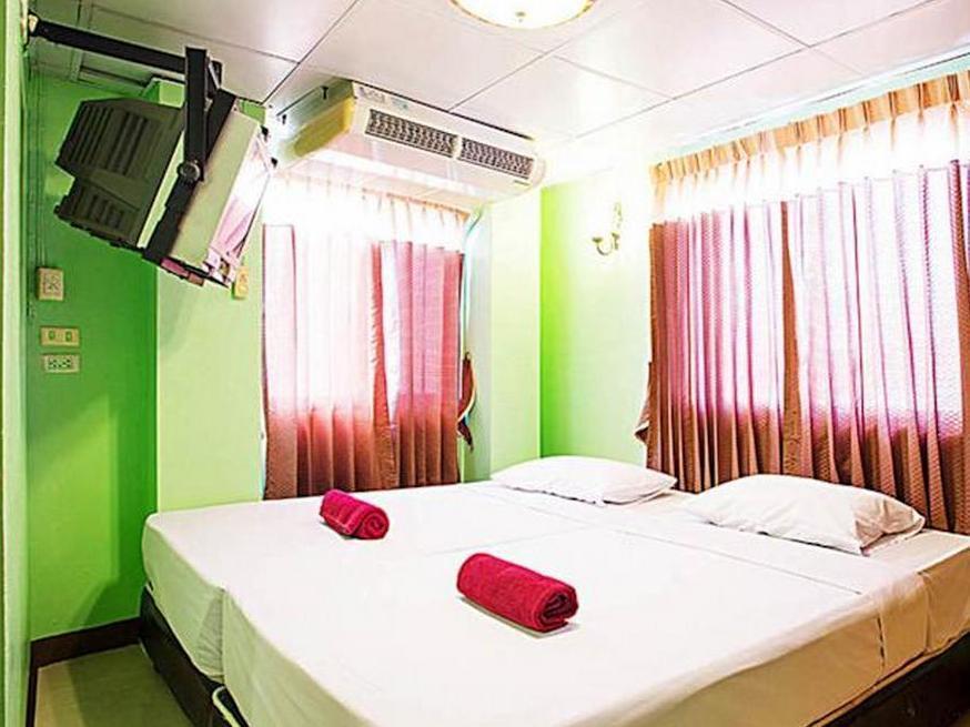 Four Sons Inn Бангкок Екстер'єр фото